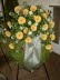 Gelbe Gerbera und weisse Santini