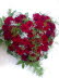 Rote Rosen und Schleierkraut